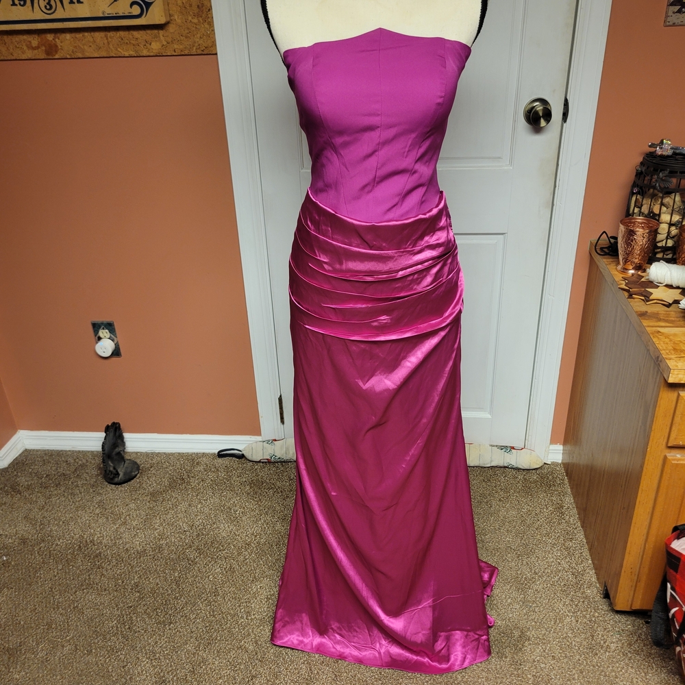 Elegant Pink Strapless Evening Gown